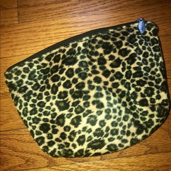OLD NAVY Soft Cheetah Leopard Print Makeup Bag - Picture 2 of 6